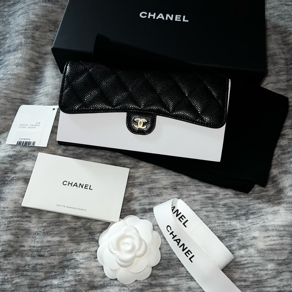 CHANEL LONG CLASSIC FLAP WALLET CAVIAR SKIN CC LOGO - Picture 3 of 11